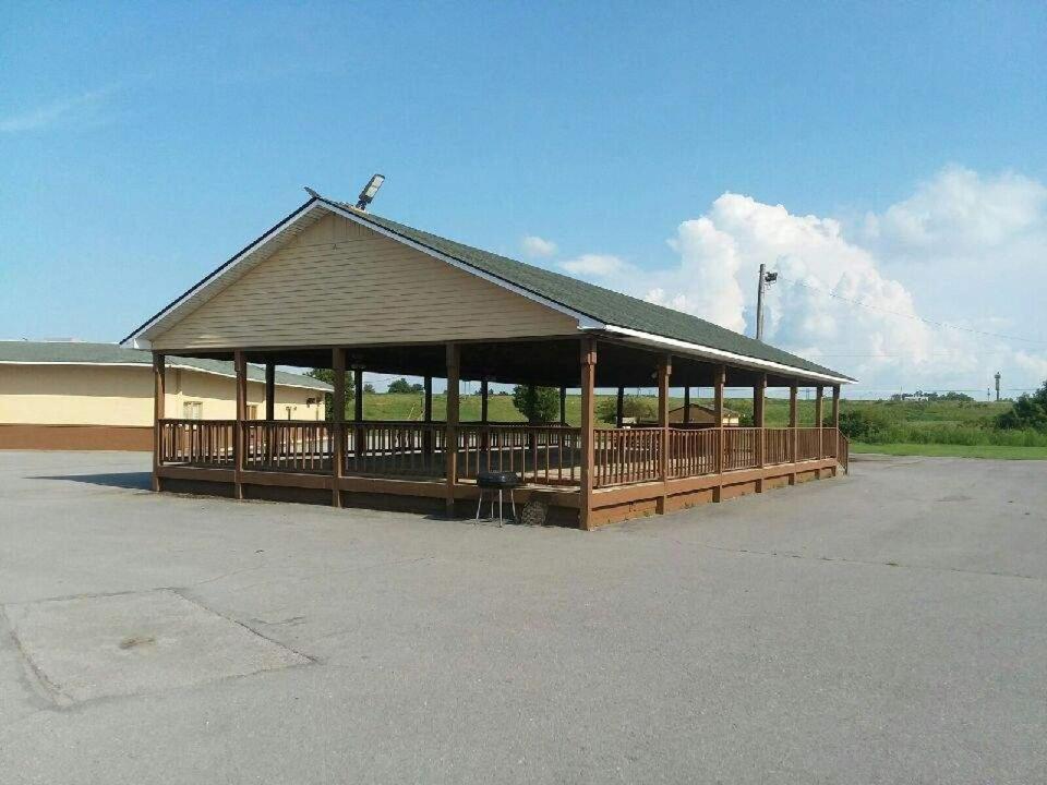Marston Travel Inn מראה חיצוני תמונה